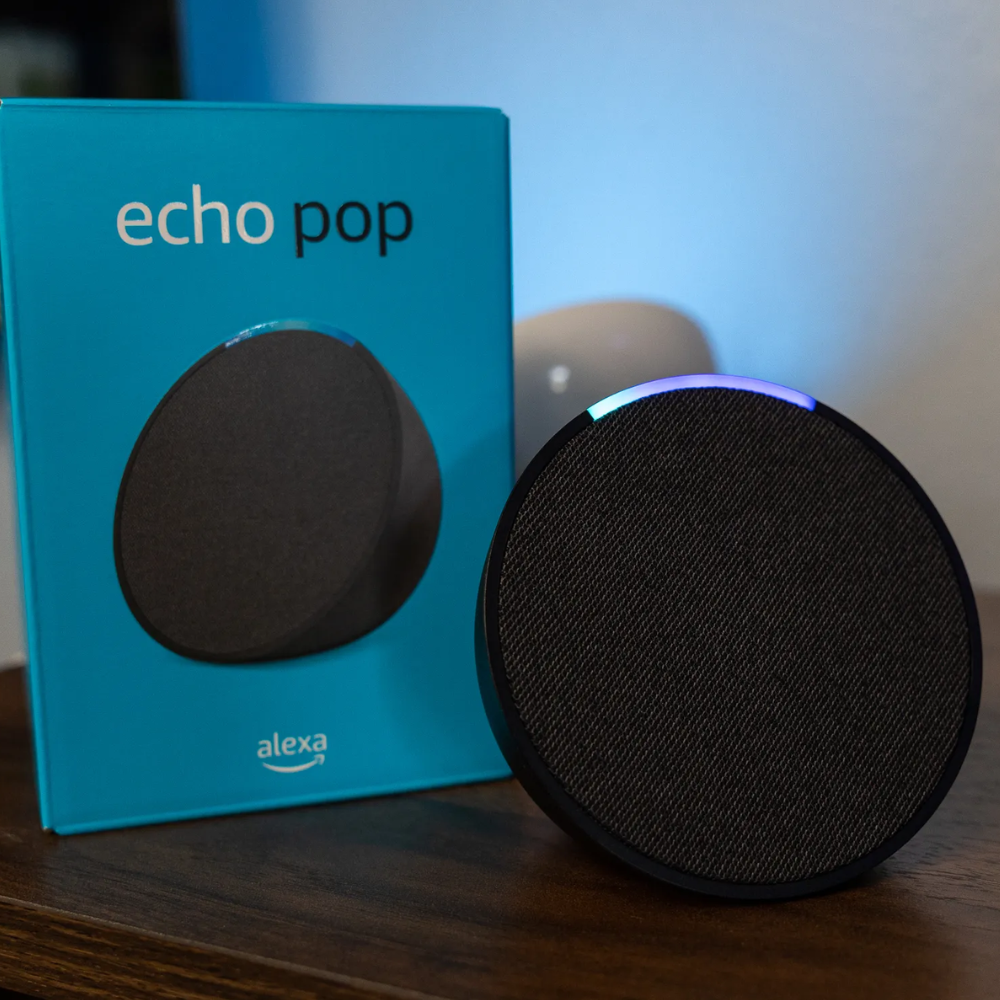 Combo Casa Inteligente Alexa Echo Pop Bombillo Interruptor 2 Enchufes
